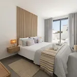 6 Silver Coast *