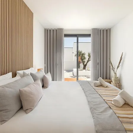 6 Silver Coast Villa