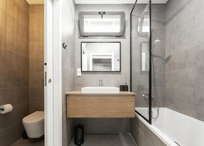 6 Silver Coast Villa