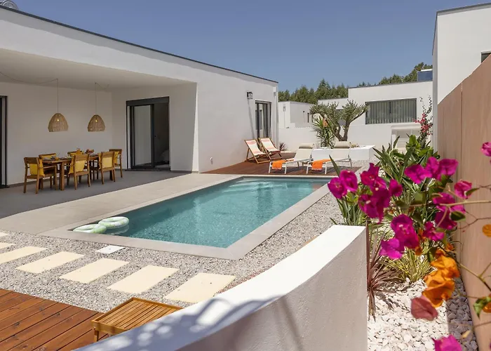 6 Silver Coast Villa *