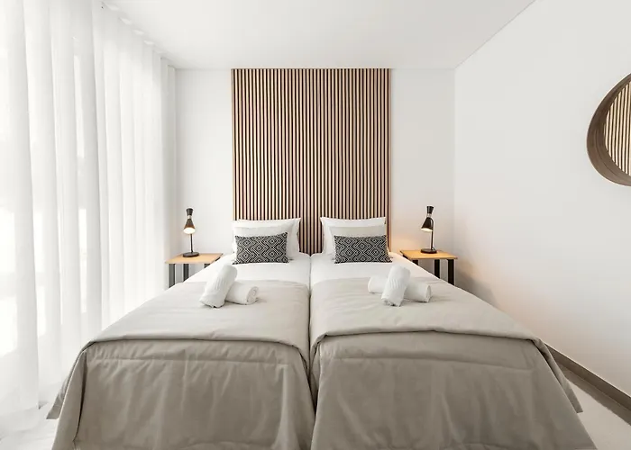 6 Silver Coast Villa