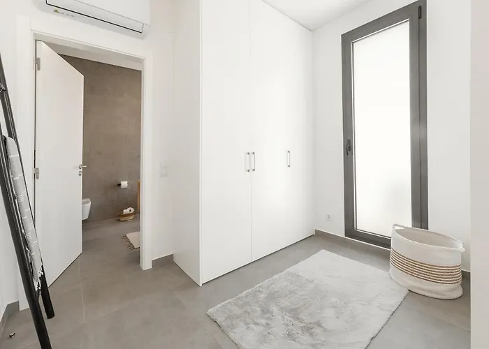 6 Silver Coast Villa *