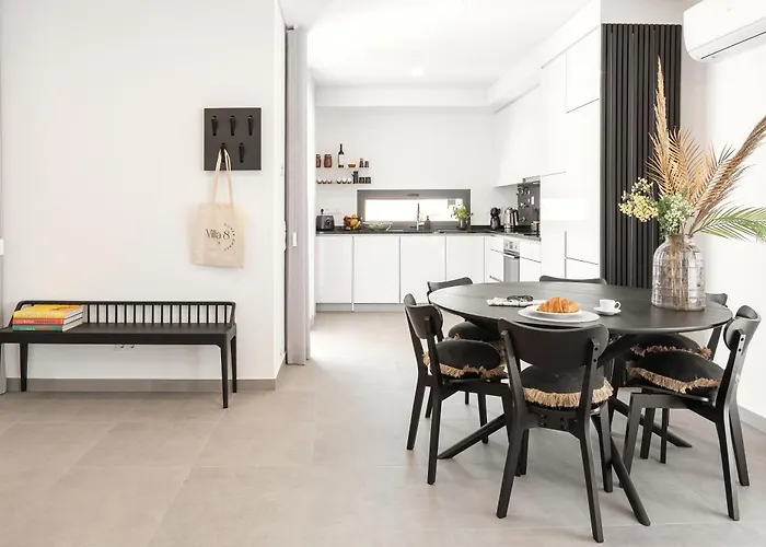 6 Silver Coast Villa